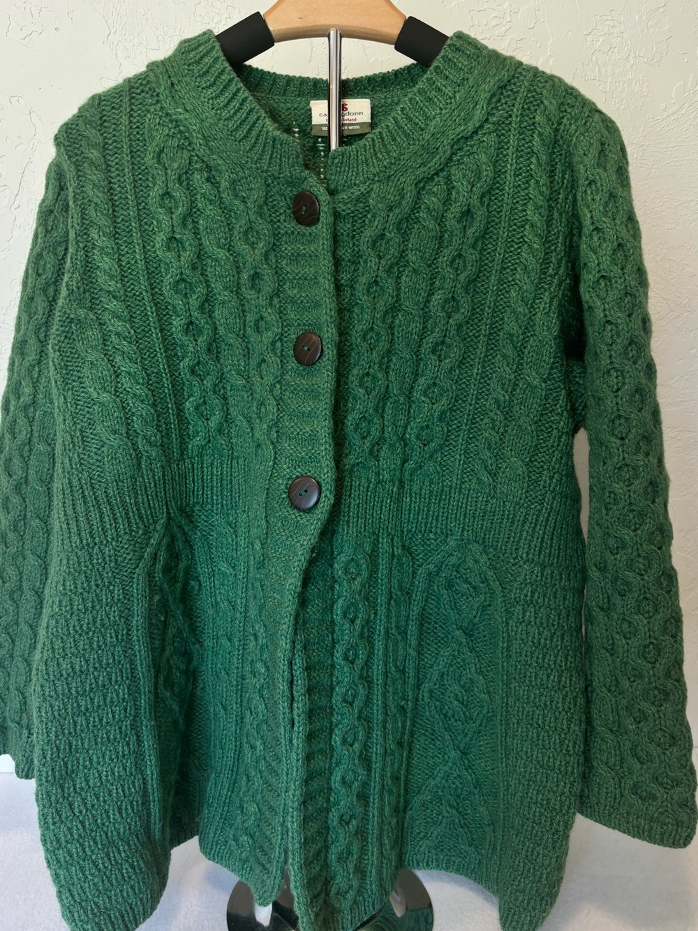 Carraigdonn Ireland 100% Merino Wool Aran Cable Knit Cardigan Sweater L - Picture 1 of 7